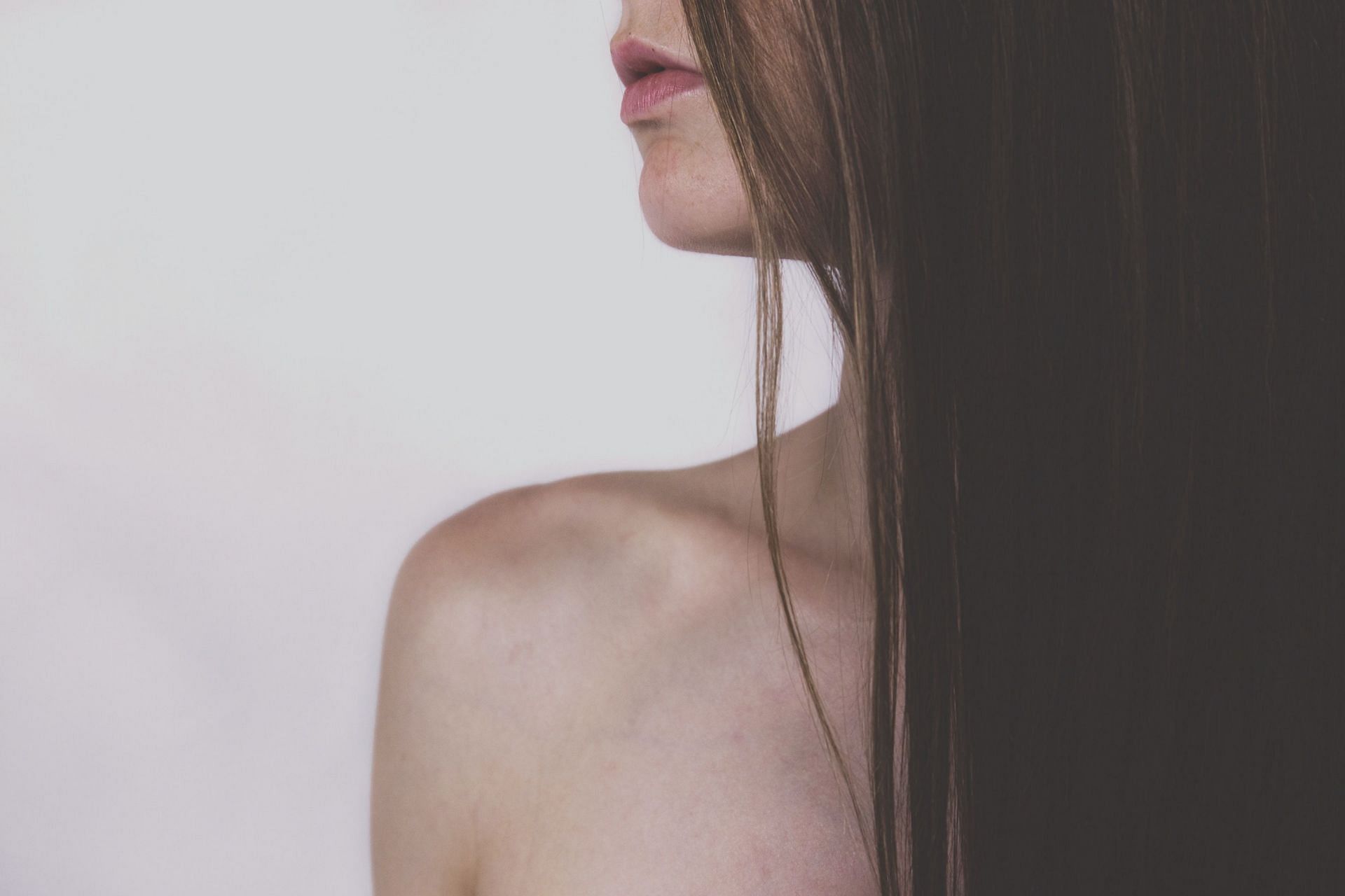 Hard water and hair - Strips away your hair's natural oil (Image via Unsplash/Freestocks)